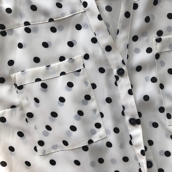 🖤Express Blouse 🖤 - Picture 4 of 7